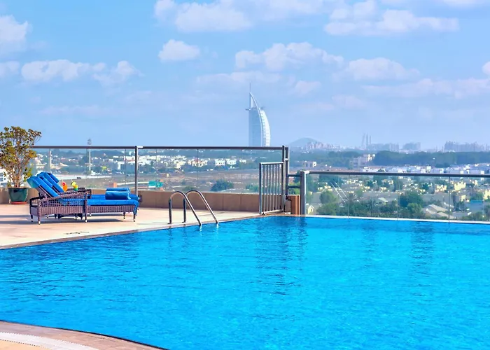 Two Seasons Hotel & Apartments