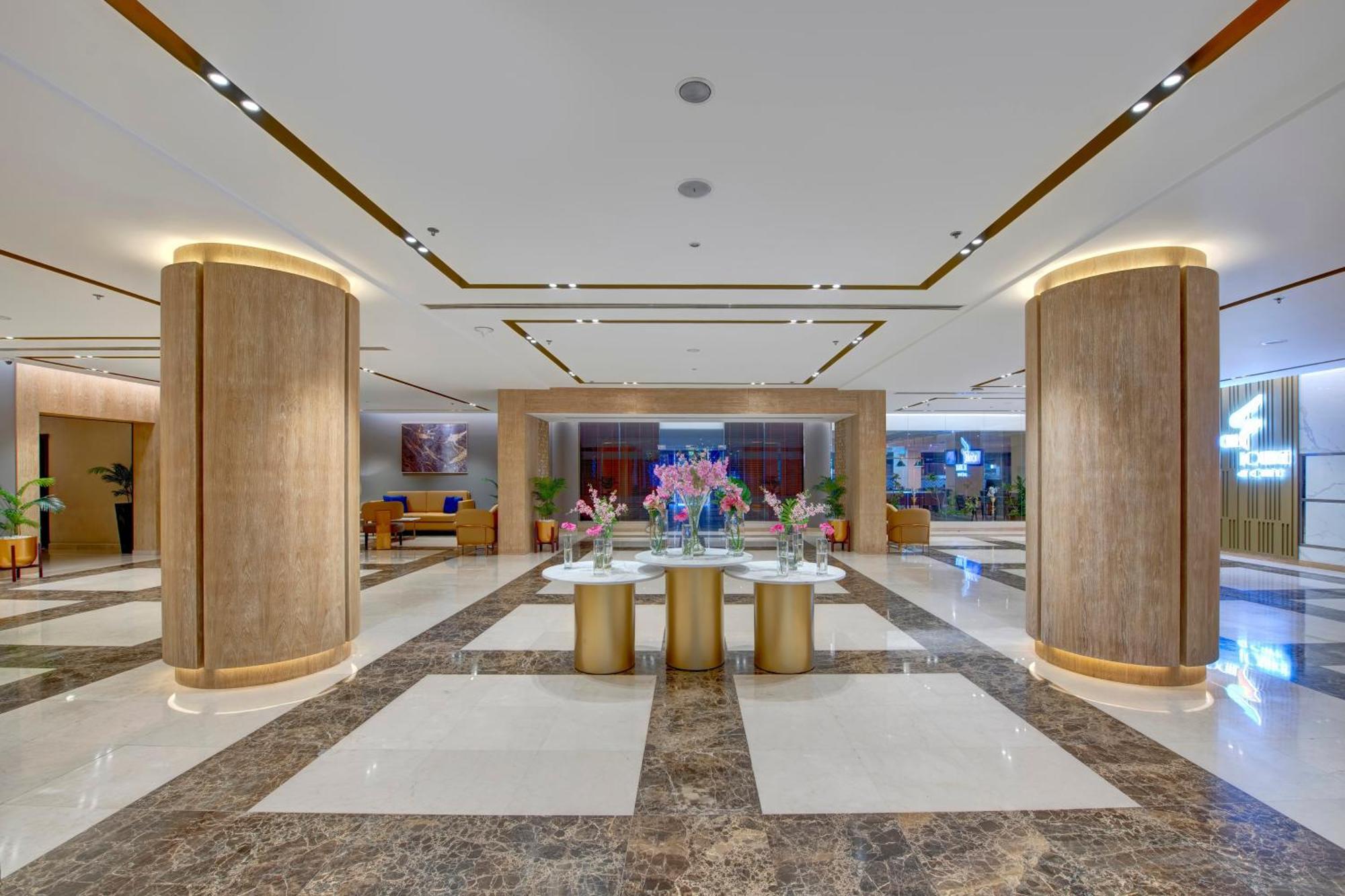 Two Seasons & 4* Dubai