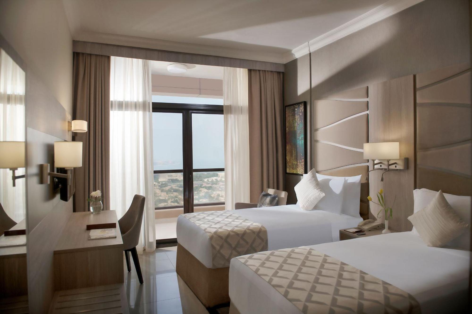 Two Seasons & 4* Dubai