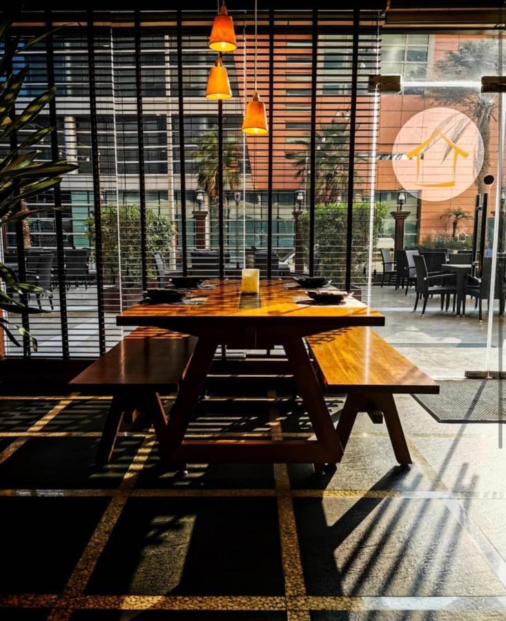 Two Seasons & 4* Dubaï