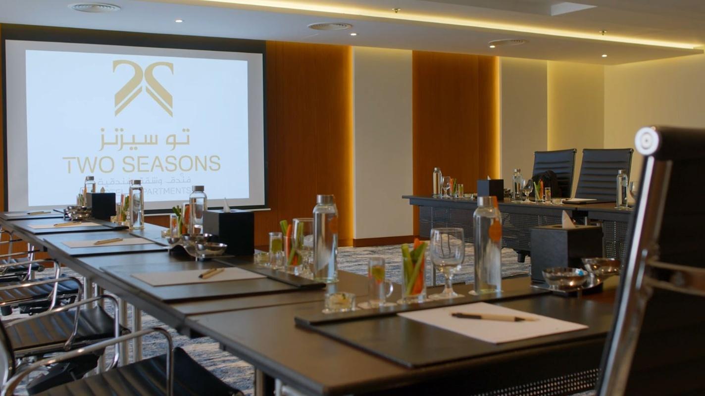Two Seasons & Dubaï